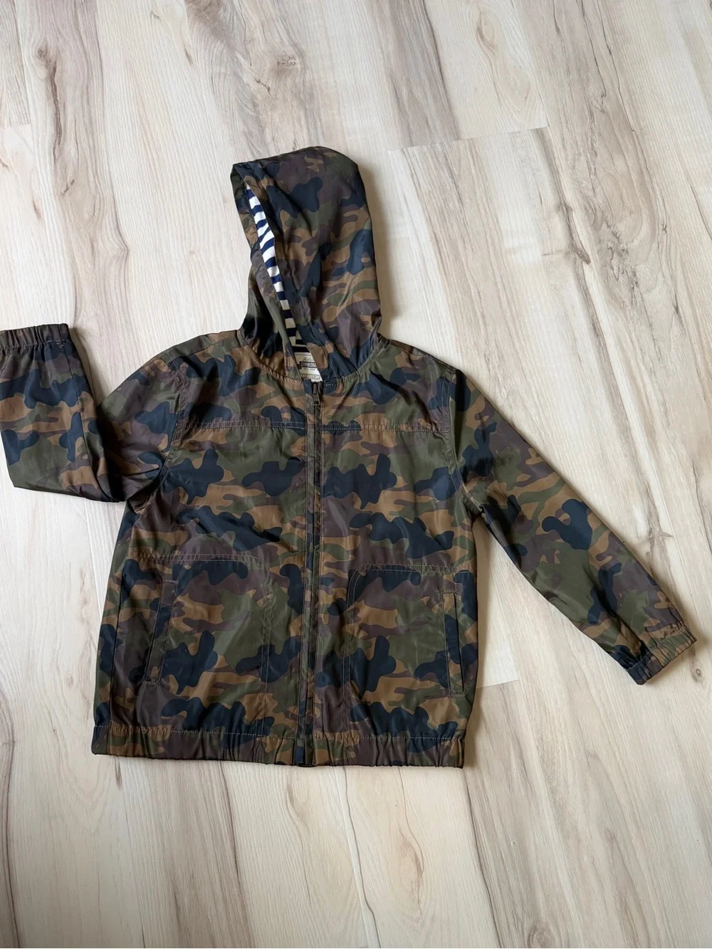 Gymboree Kids Lined Camo Raincoat size 5 - 6
